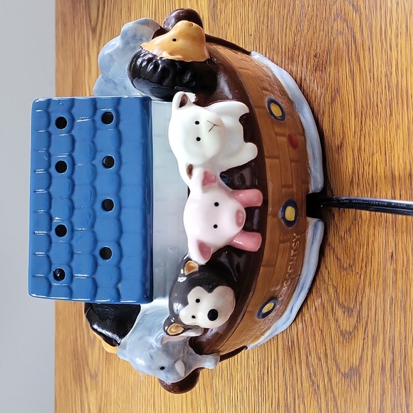Scentsy Other - Scentsy Retired Ceramic Noah's Ark Warmer